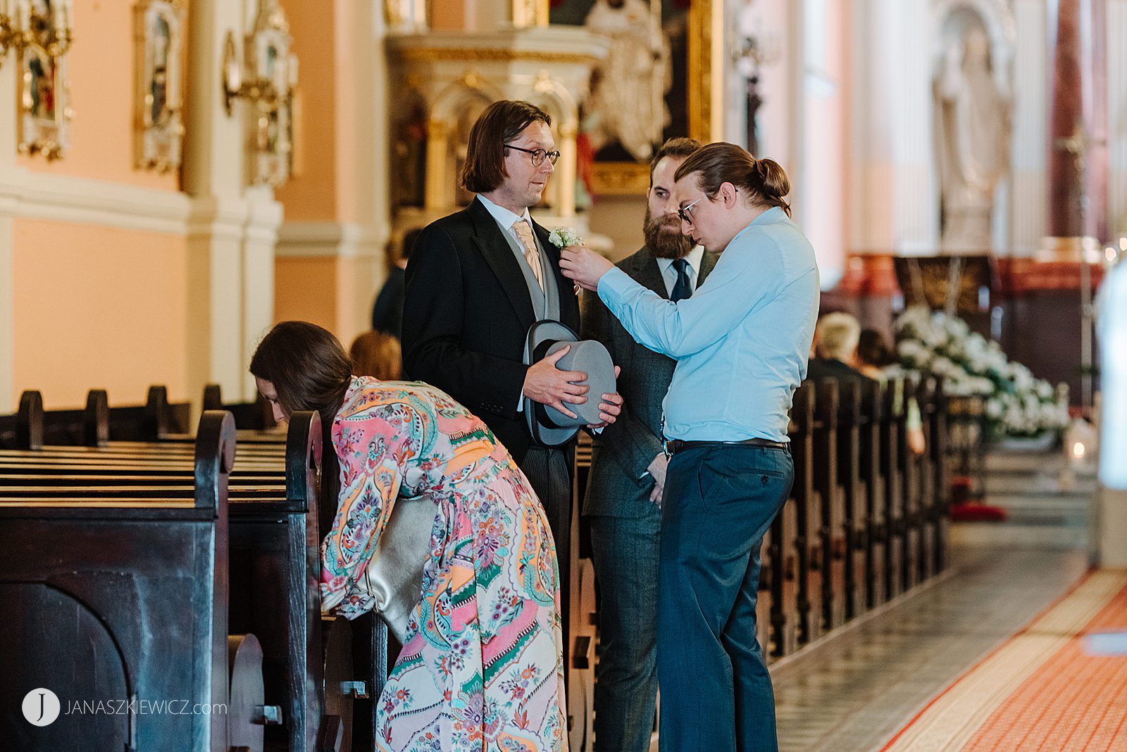 Ślub w kościele św. Wojciecha w Koninie. Fotograf ślubny - Konin - zdjęcia.