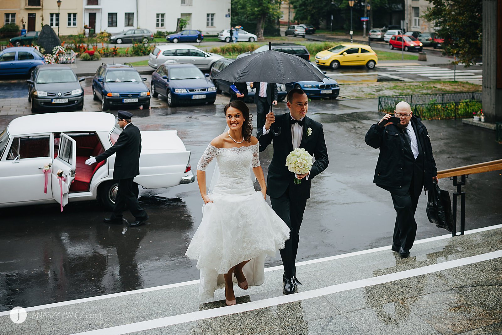 Ślub w Kościele pw. św. Zygmunta w Warszawie. Fotograf ślubny Warszawa.