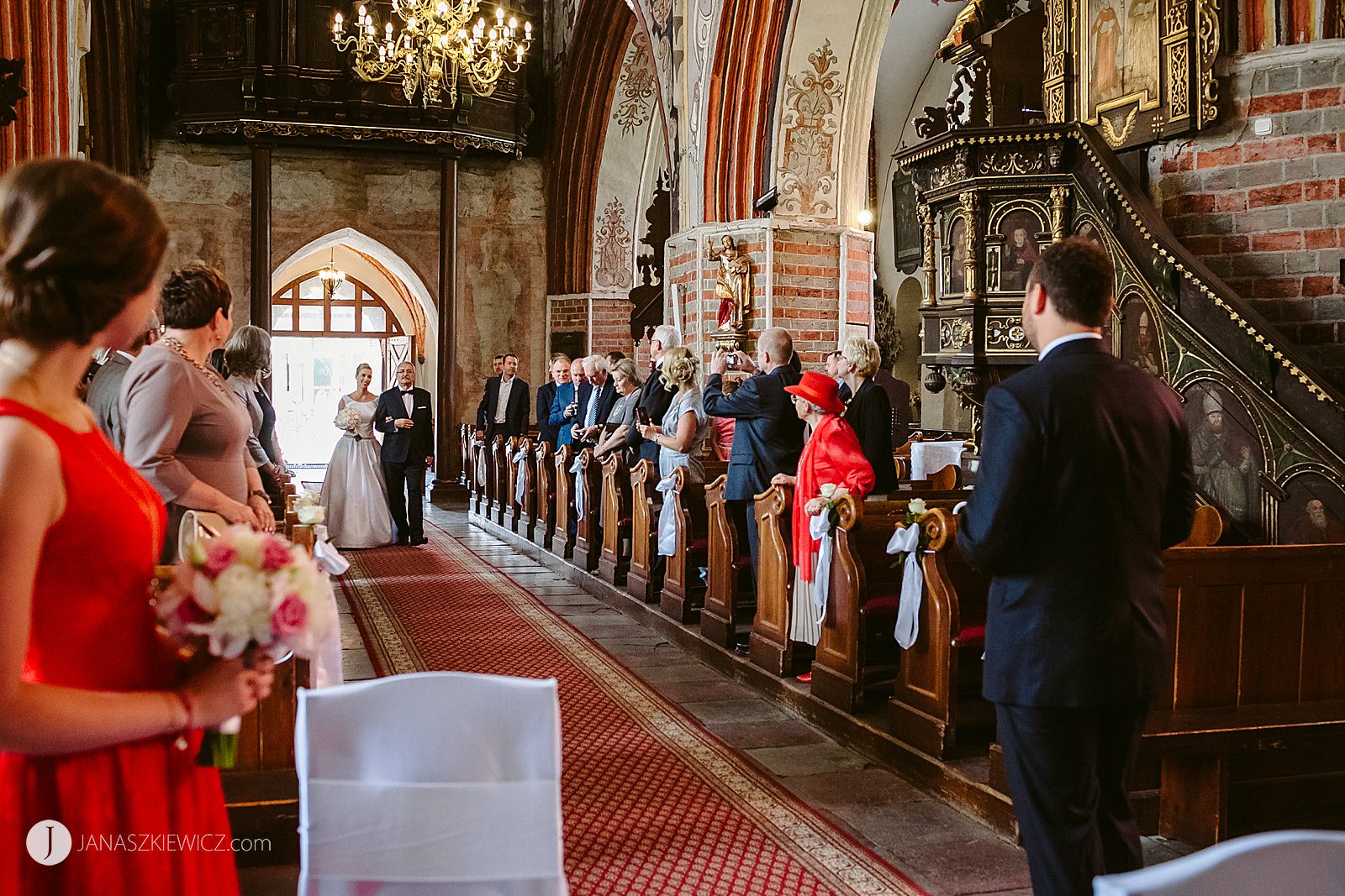 Ślub w Bazylice św. Tomasza Apostoła w Nowym Mieście Lubawskim - zdjęcia ślubne.