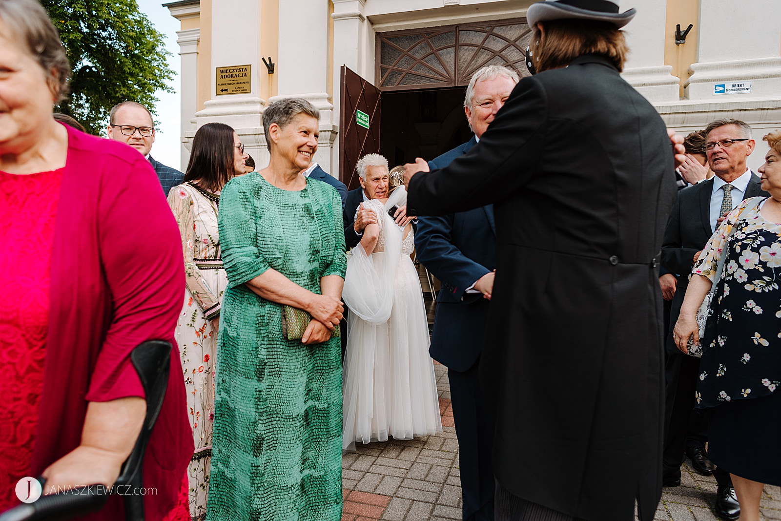 Ślub w kościele św. Wojciecha w Koninie. Fotograf ślubny - Konin - zdjęcia.