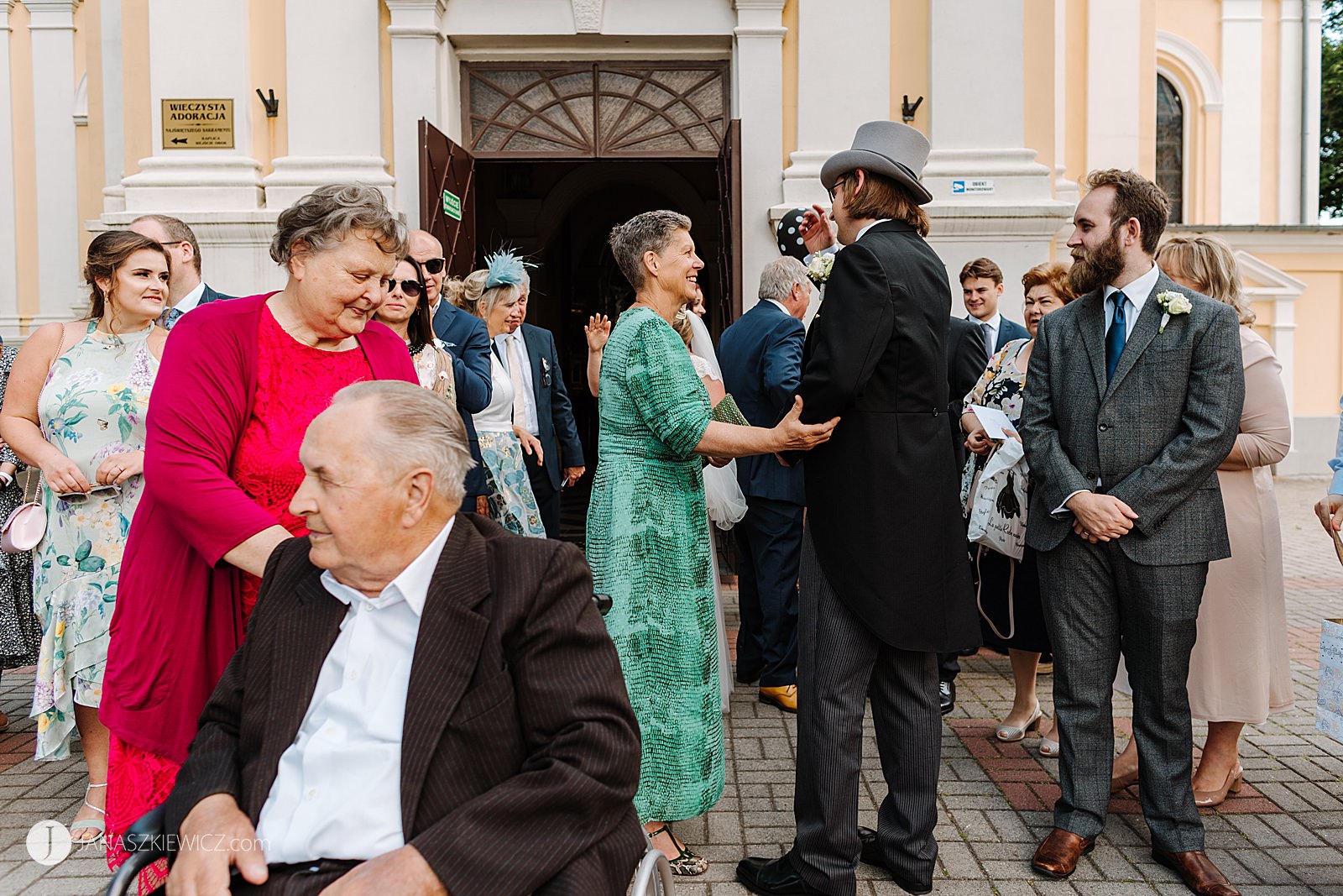 Ślub w kościele św. Wojciecha w Koninie. Fotograf ślubny - Konin - zdjęcia.