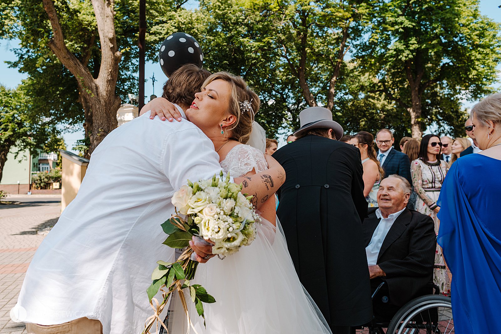 Ślub w kościele św. Wojciecha w Koninie. Fotograf ślubny - Konin - zdjęcia.