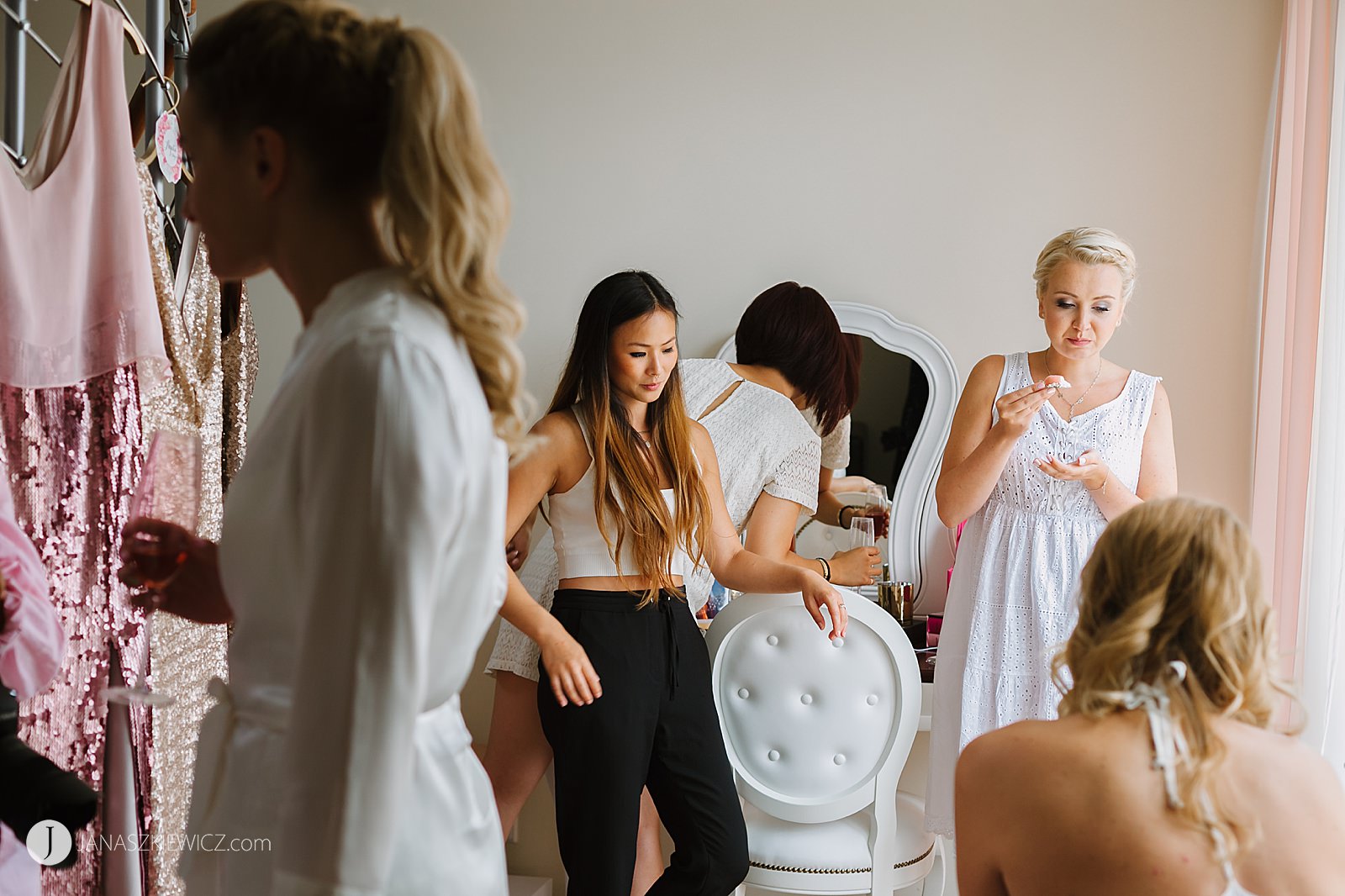 Przygotowania do ślubu i wesela - Hotel Gerczak Jażdżówki. Zdjęcia ślubne. Fotograf na ślub.