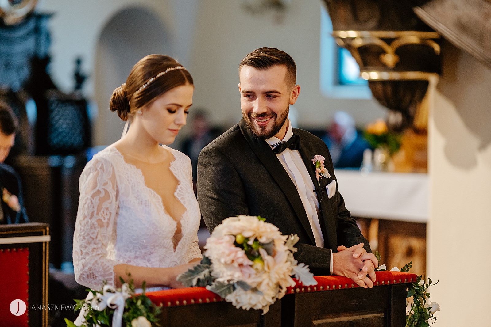 Ślub w kościele w Miłosławiu - fotograf Poznań. Zdjęcia ślubne.