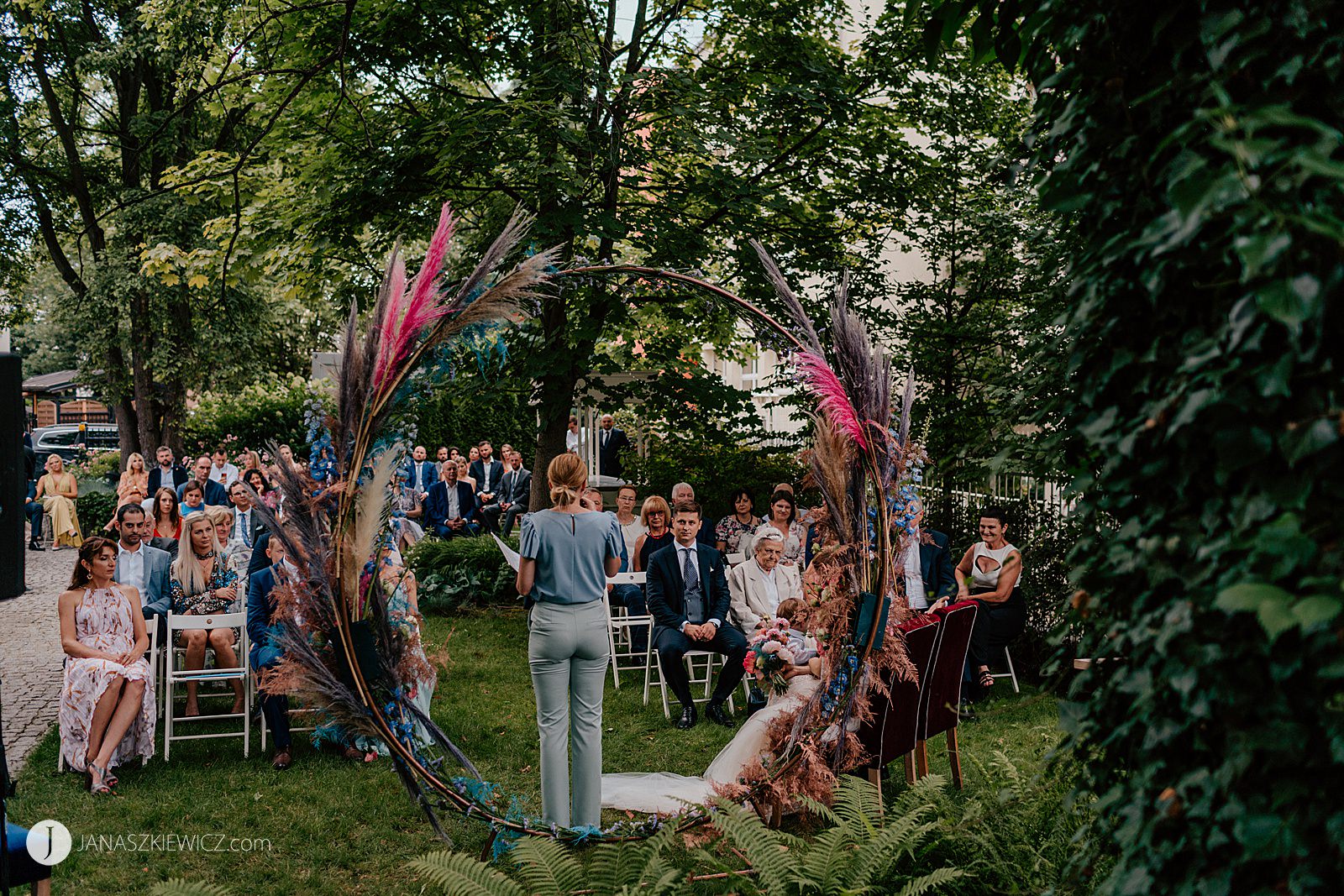 Humanistyczny ślub plenerowy - zdjęcia. Ceremonia humanistyczna Dominika Hermanowicz.