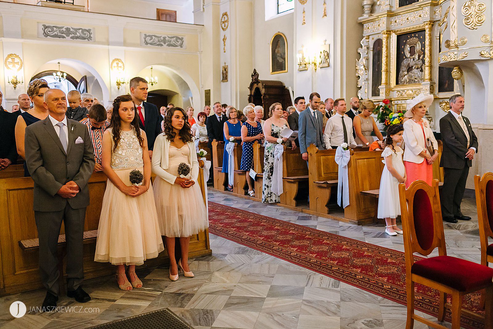 Ślub w kościele św. Pawła od Krzyża - Rawa Mazowiecka (Mały Kościołek). Fotografia ślubna.