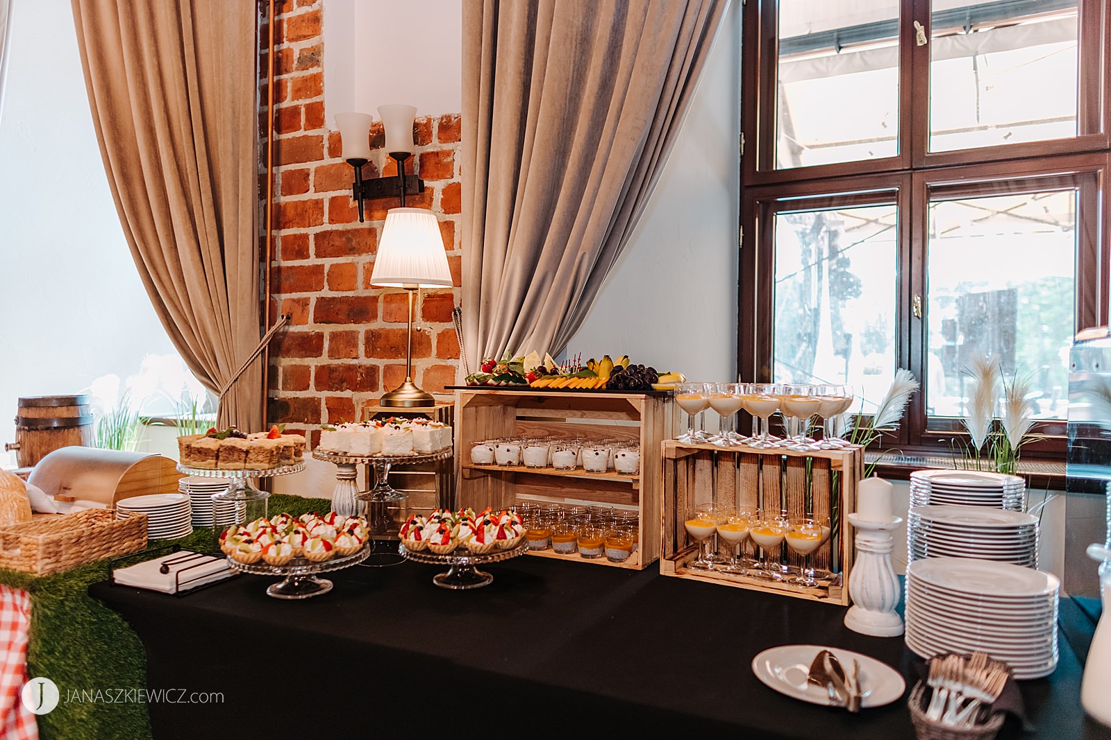 Restauracja Herbowa - Zamek Uniejów - wesele. Fotograf Łódź - zdjęcia ślubne.