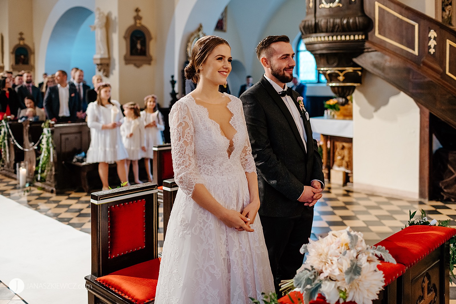 Ślub w kościele w Miłosławiu - fotograf Poznań. Zdjęcia ślubne.