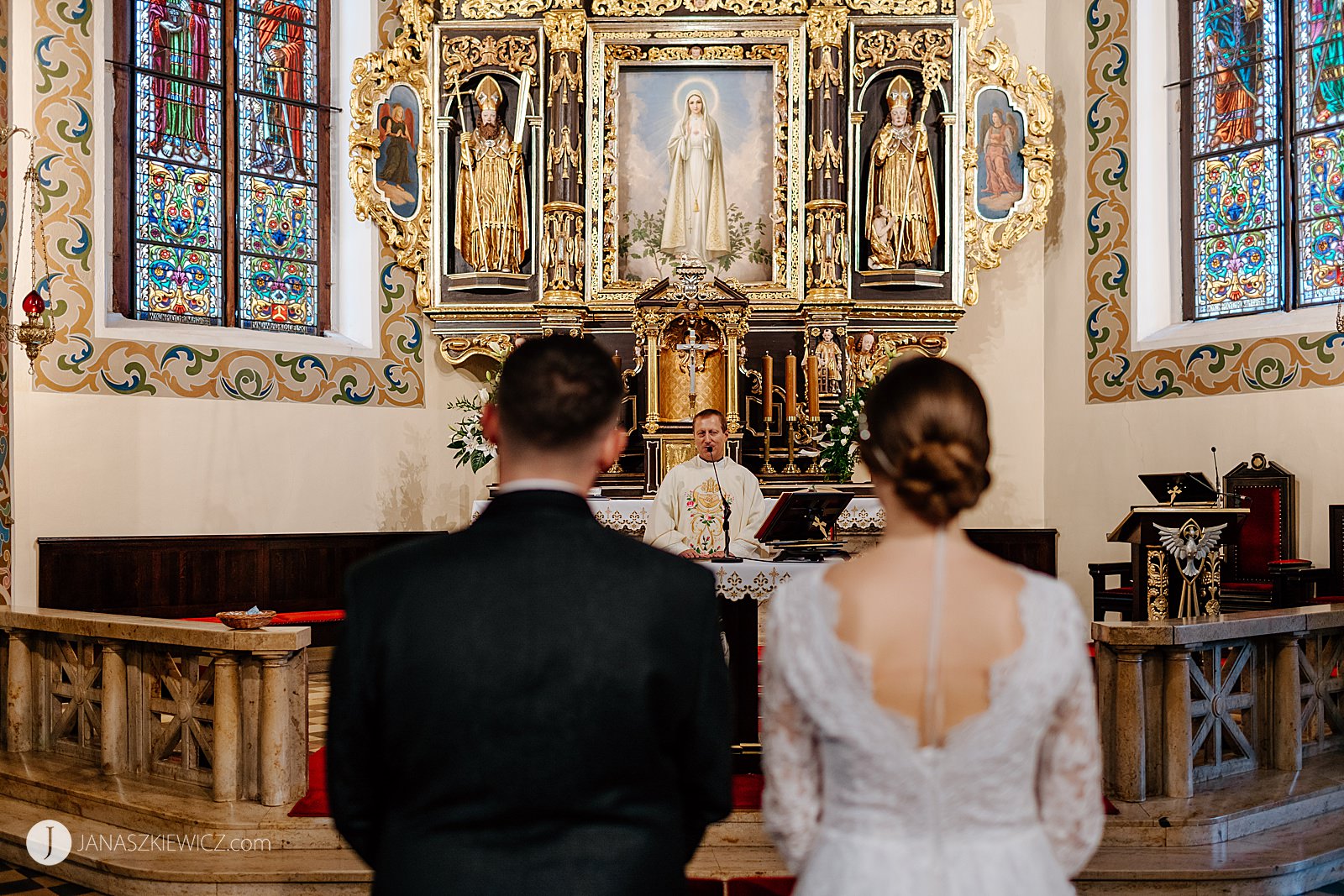 Ślub w kościele w Miłosławiu - fotograf Poznań. Zdjęcia ślubne.