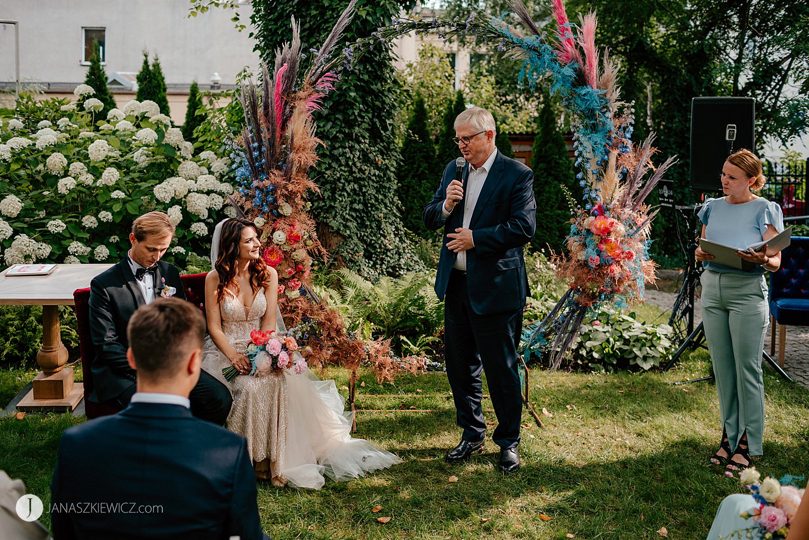 Humanistyczny ślub plenerowy - zdjęcia. Fotograf ślubny, fotograf na ślub.