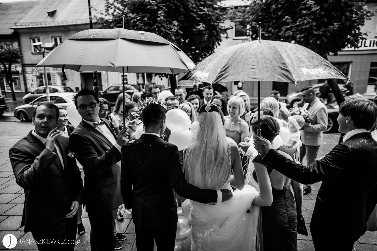 Ślub w Kościele Najświętszego Serca Pana Jezusa w Turku - zdjęcia. Fotograf ślubny.