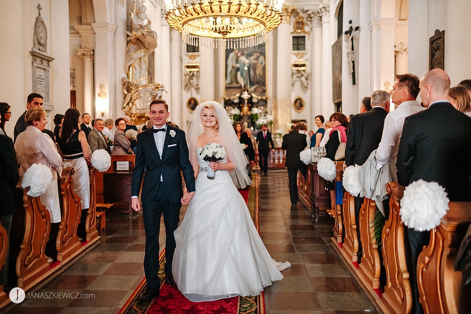 Ślub w Klasztorze Sióstr Wizytek w Warszawie. Fotograf ślubny.