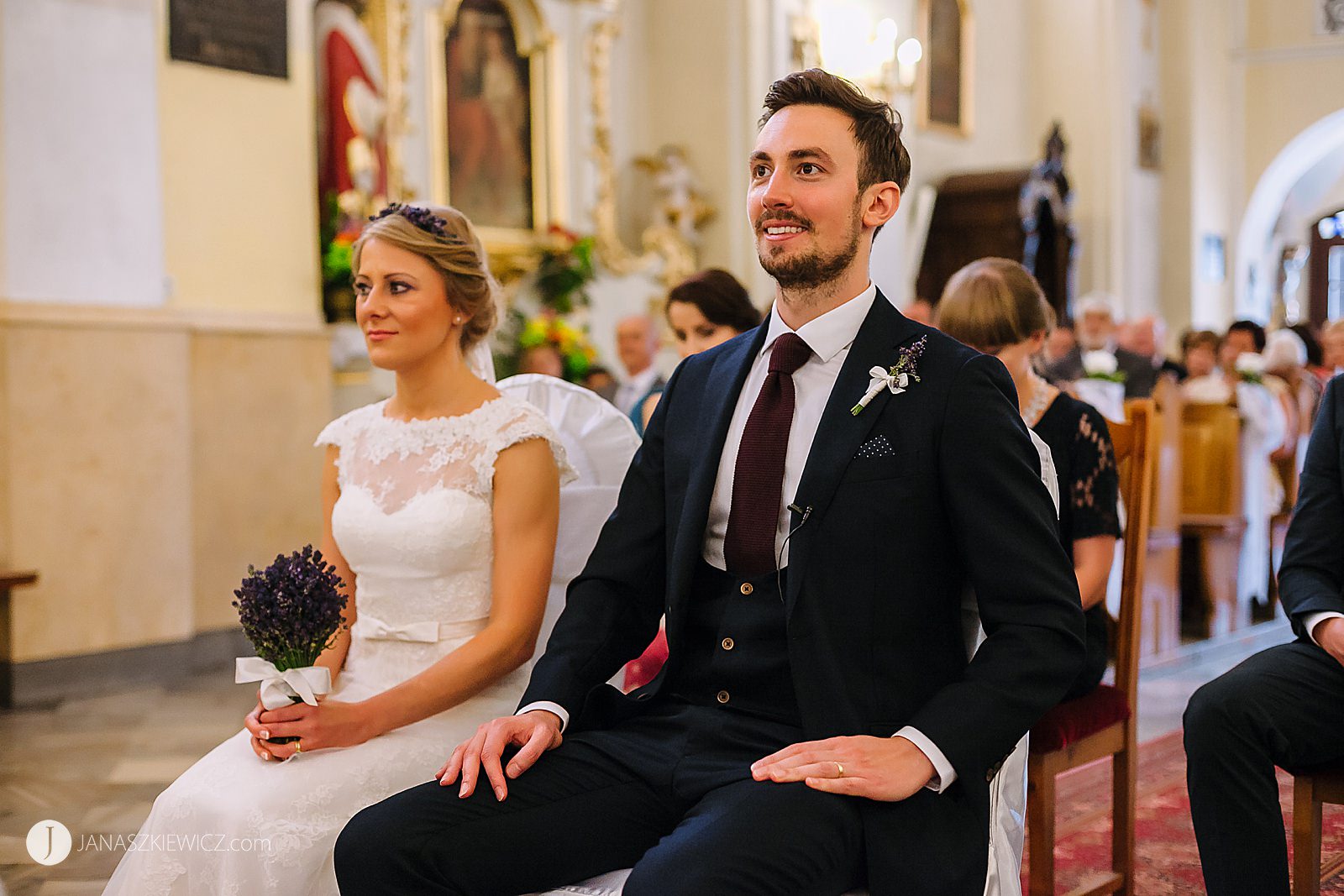 Ślub w kościele św. Pawła od Krzyża - Rawa Mazowiecka (Mały Kościołek). Fotografia ślubna.