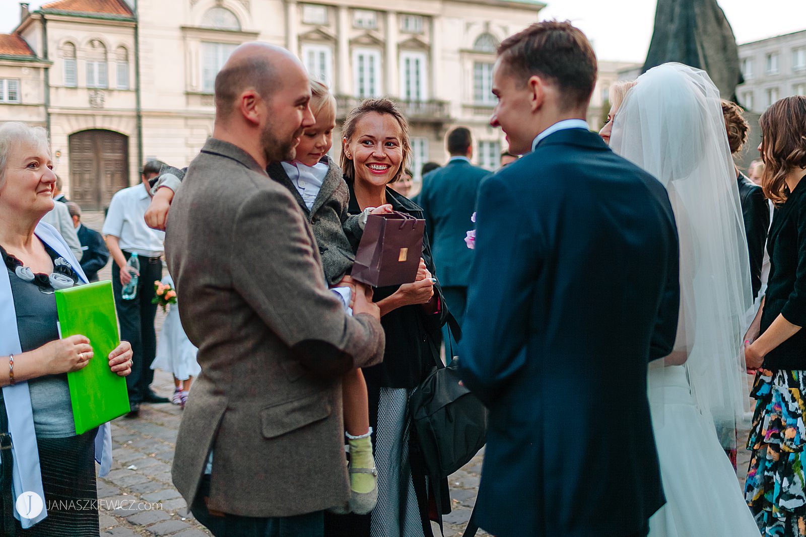 Ślub w Klasztorze Sióstr Wizytek w Warszawie. Fotograf ślubny.