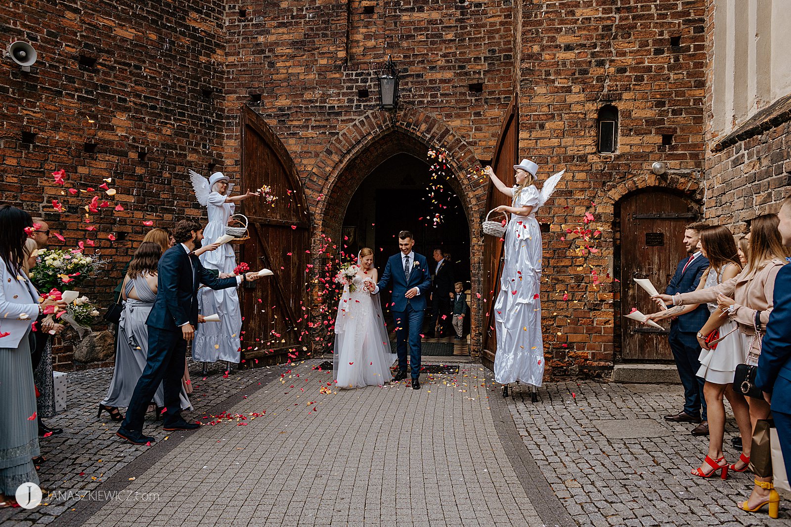 Ślub w Farze w Gostyniu. Fotograf ślubny Gostyń. Zdjęcia ślubne.