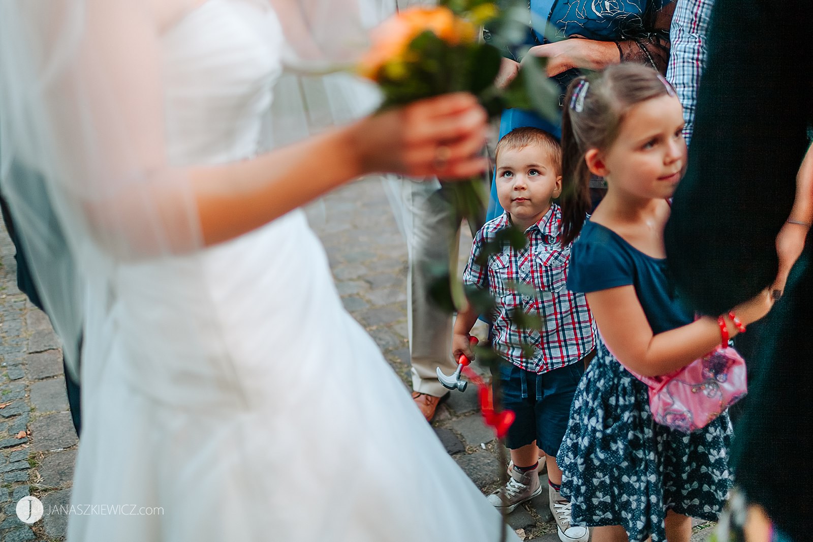 Ślub w Klasztorze Sióstr Wizytek w Warszawie. Fotograf ślubny.