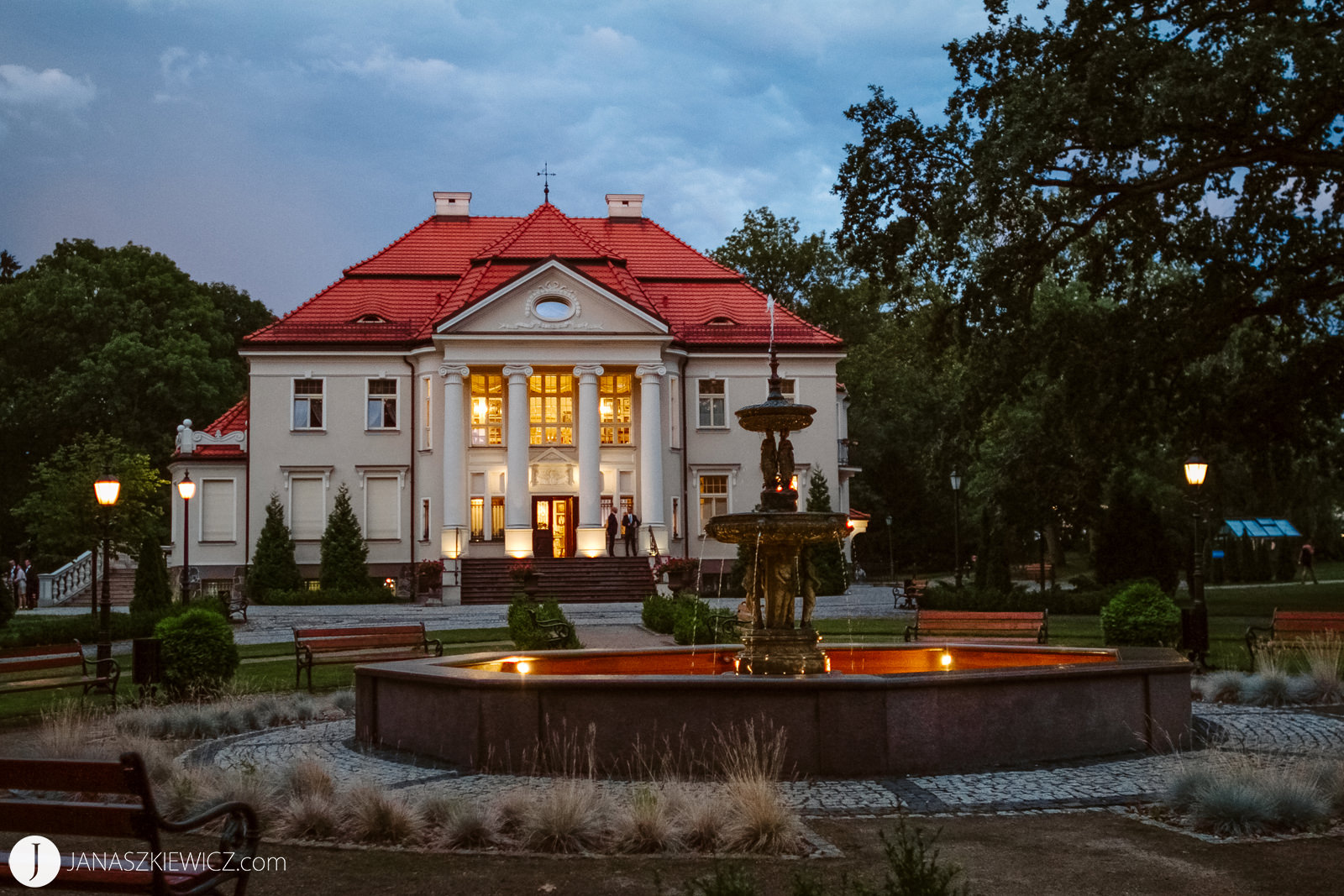 Pałac Tłokinia - wesele, zdjęcia. Fotografia ślubna.