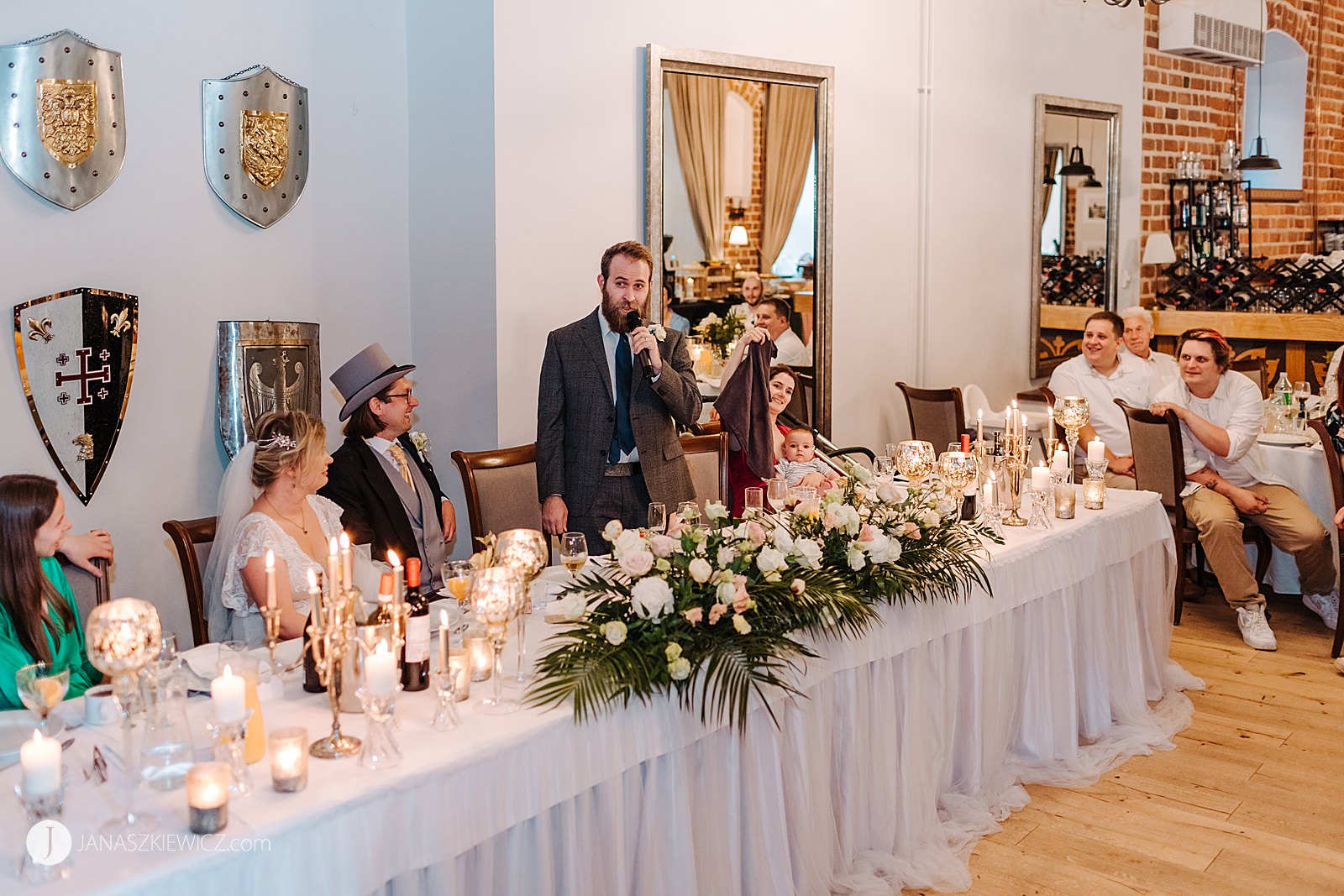 Restauracja Herbowa - Zamek Uniejów - wesele. Fotograf Łódź - zdjęcia ślubne.