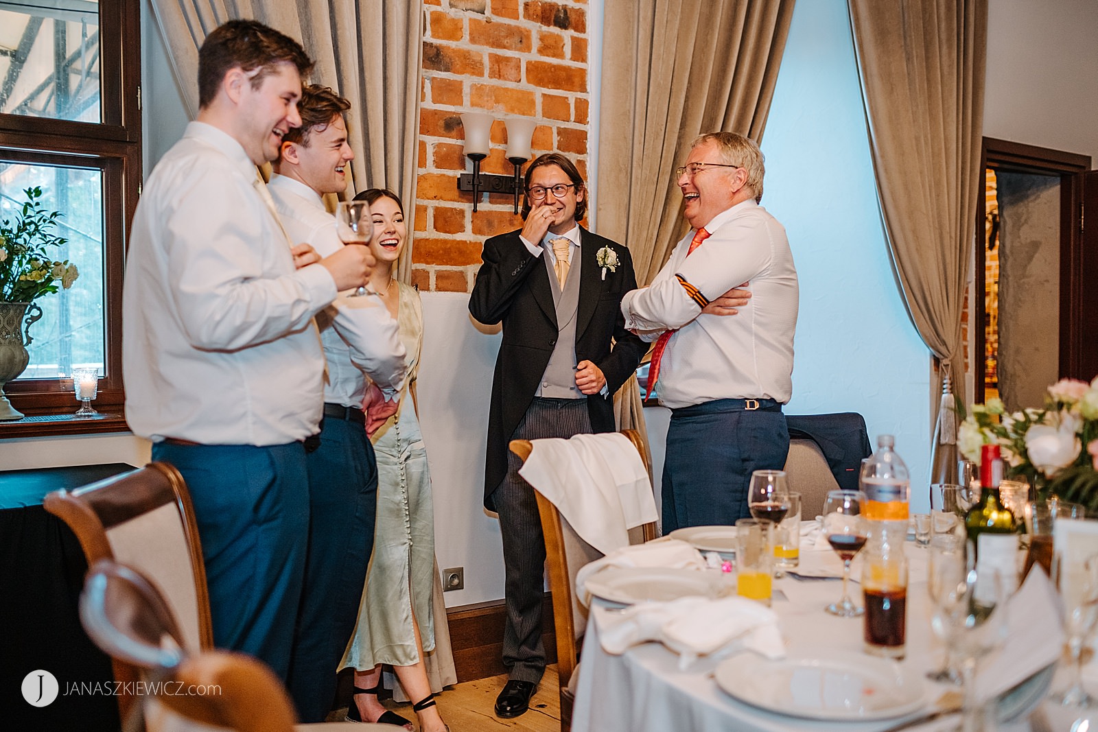 Restauracja Herbowa - Zamek Uniejów - wesele. Fotograf Łódź - zdjęcia ślubne.