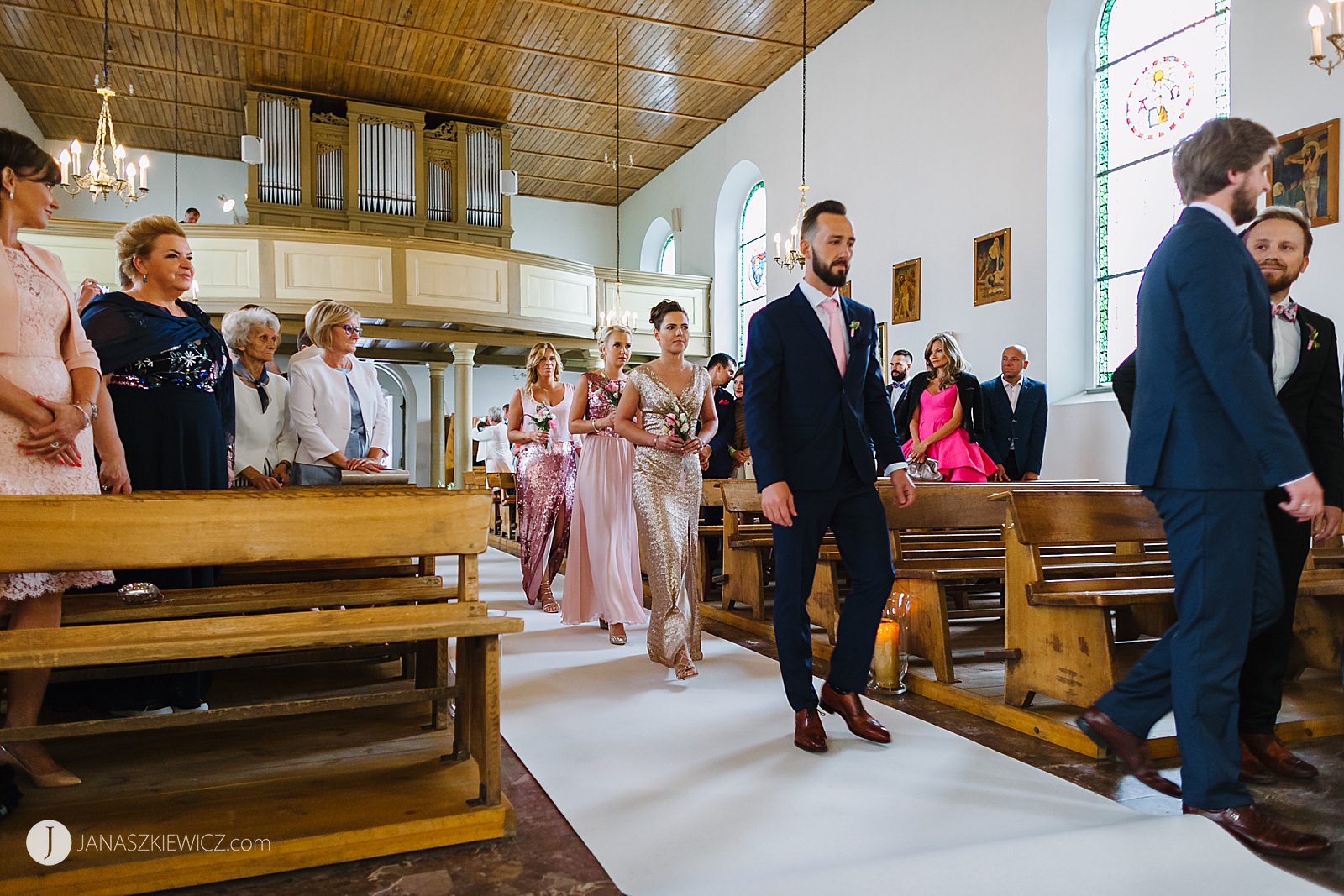 Ślub w kościele - fotograf ślubny, zdjęcia ślubne.