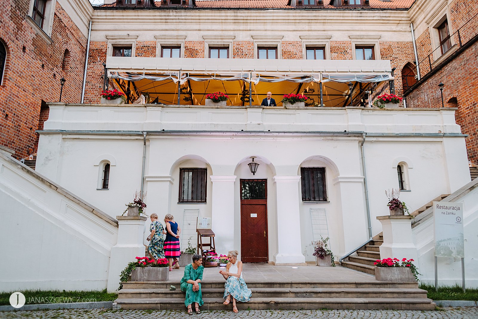 Restauracja Herbowa - Zamek Uniejów - wesele. Fotograf Łódź - zdjęcia ślubne.