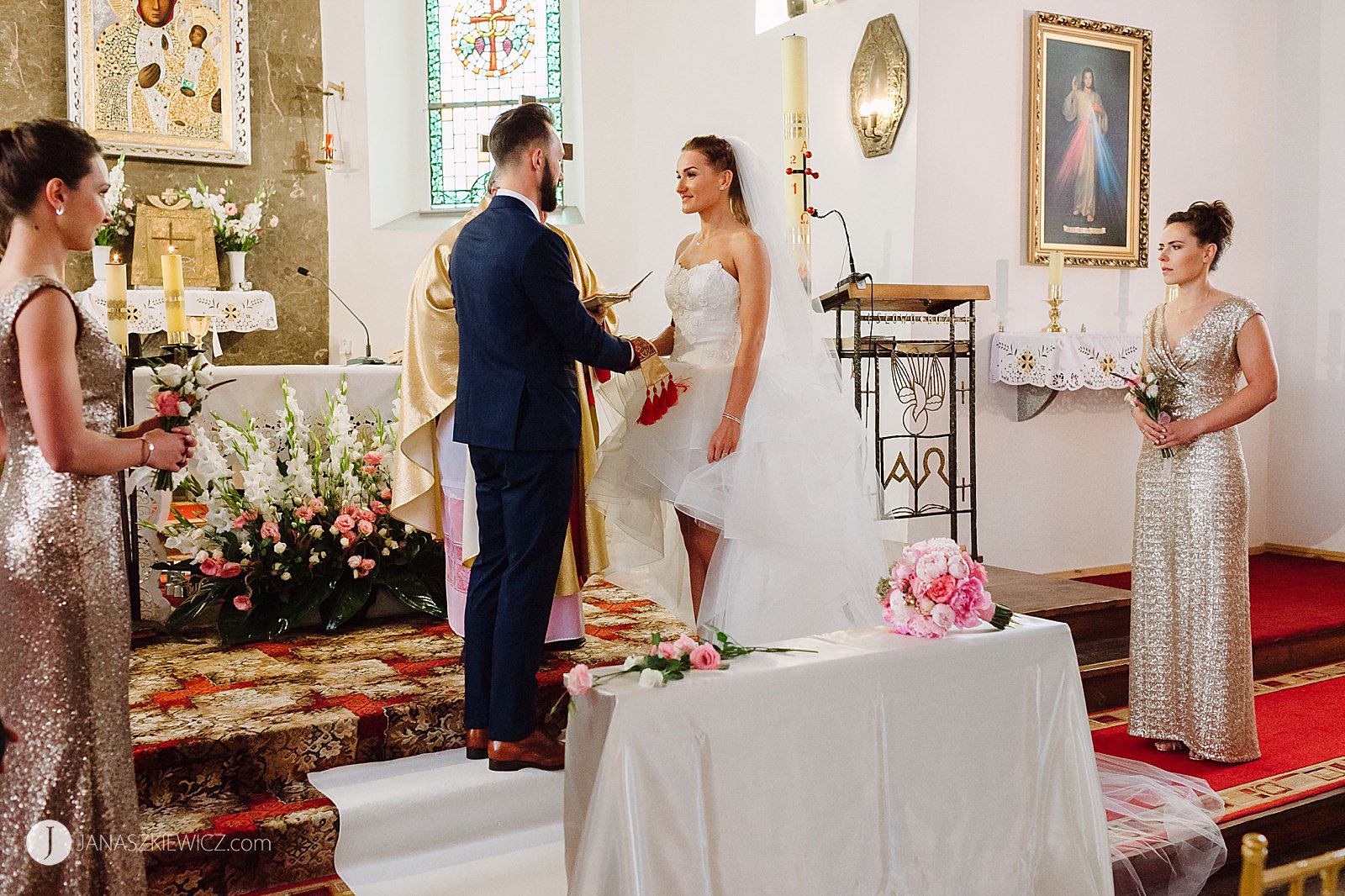 Ślub w kościele - fotograf ślubny, zdjęcia ślubne.