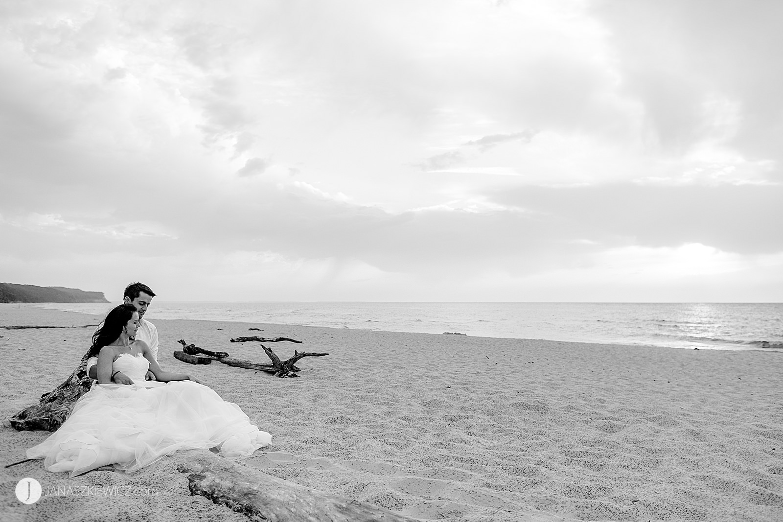 Sesja ślubna nad morzem - zdjęcia. Fotograf na ślub.