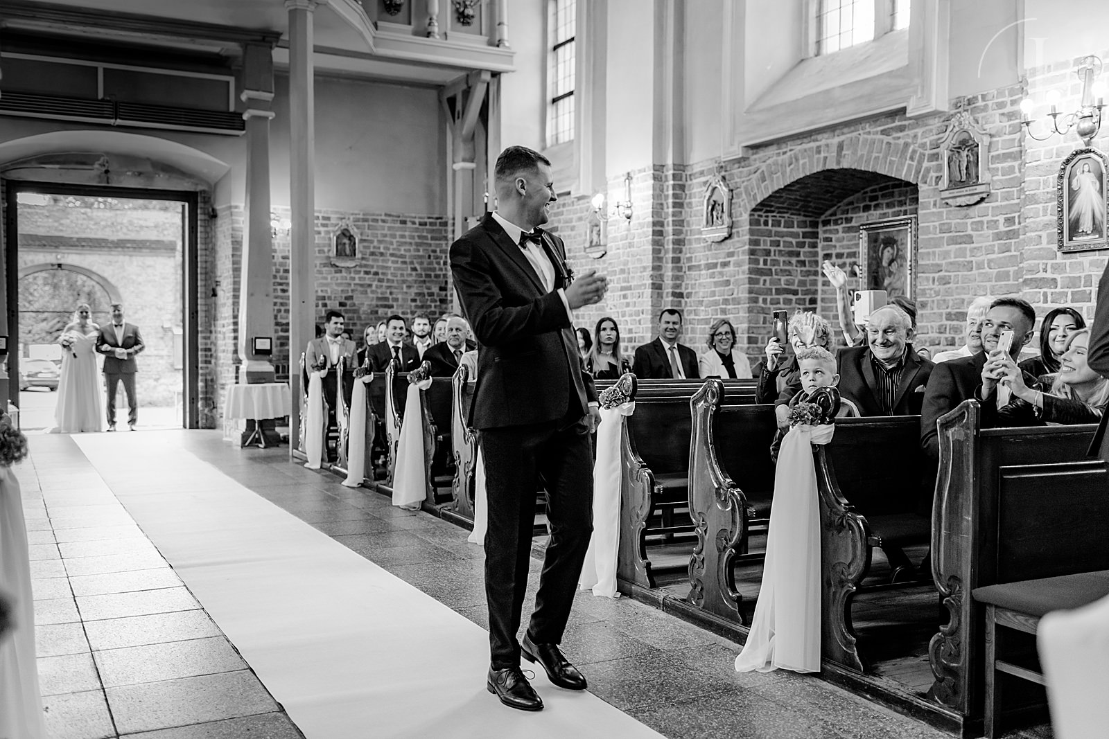 Ceremonia ślubu w kościele Świętej Trójcy we Włoszakowicach.