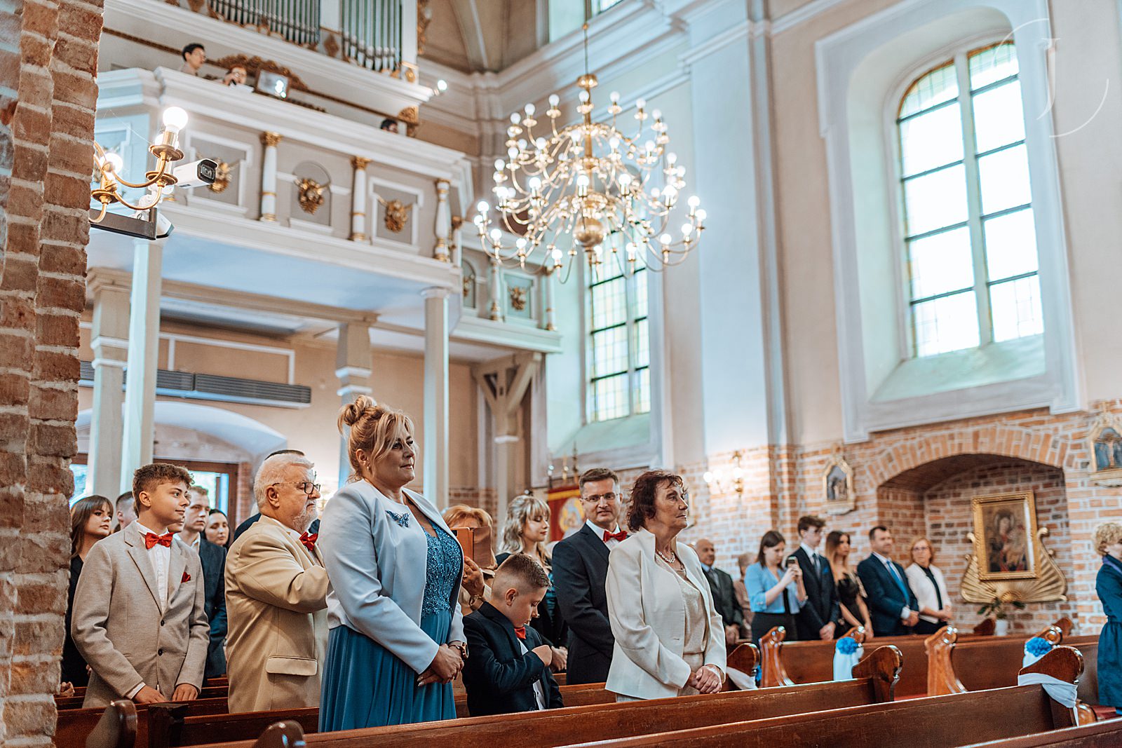 Ceremonia ślubu w kościele Świętej Trójcy we Włoszakowicach.