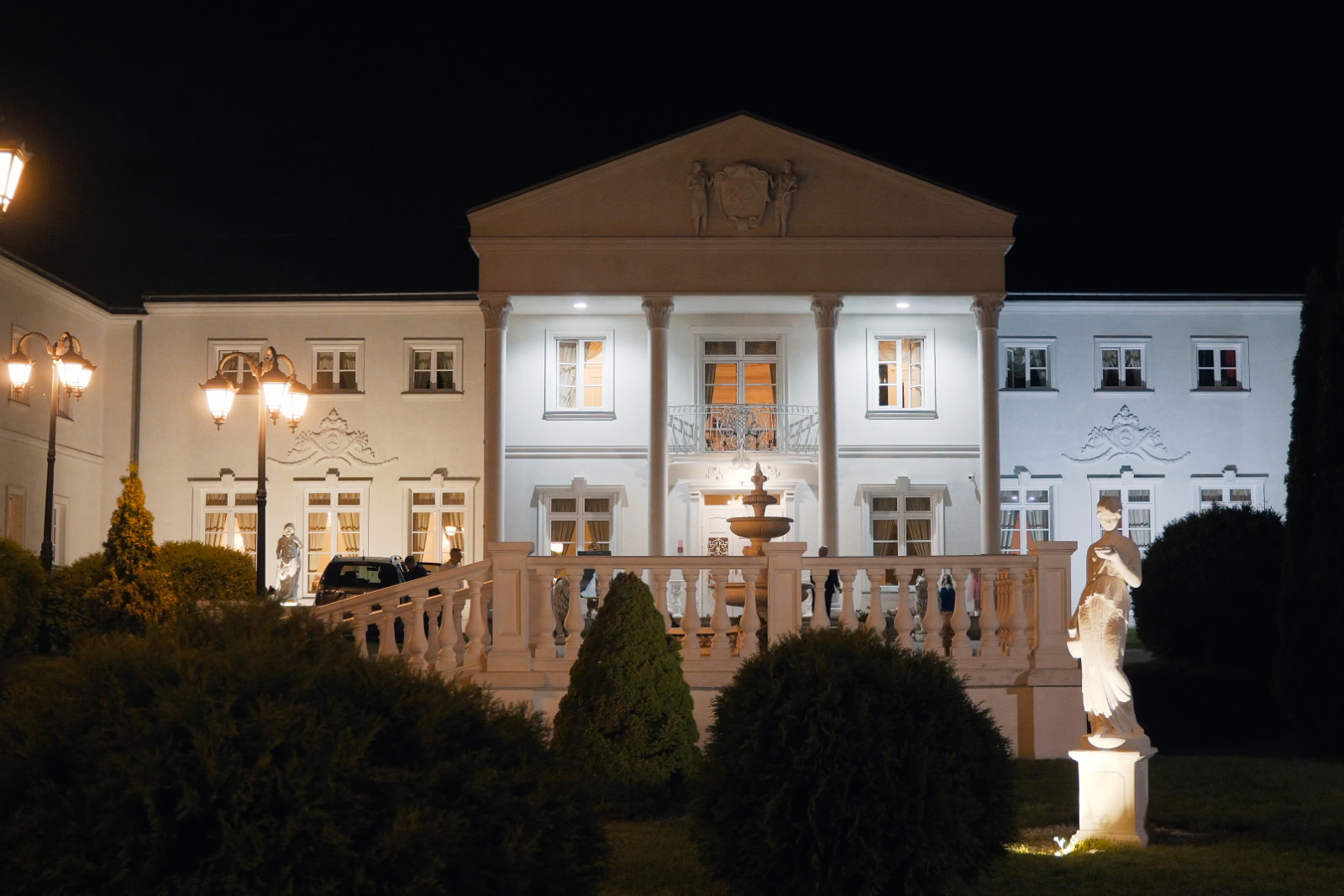 Biały Pałac w Niesięcinie (woj. łódzkie).