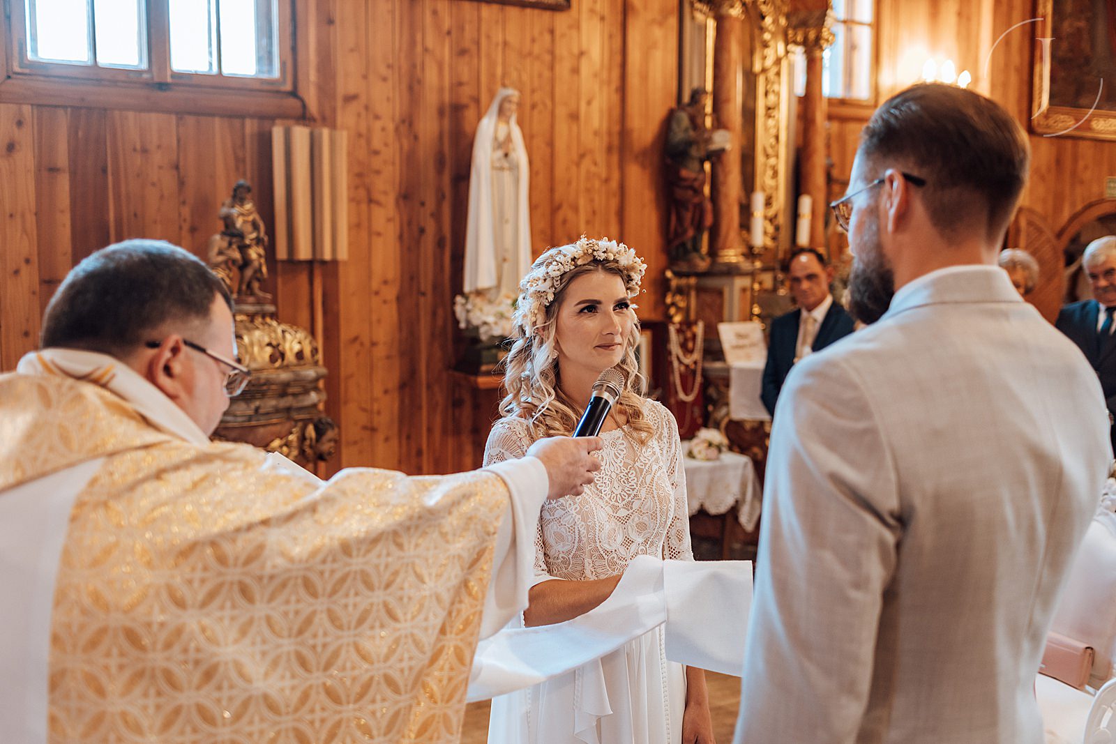 Przysięga Pary Młodej w kościele św. Jakuba Apostoła w Rzgowie.
