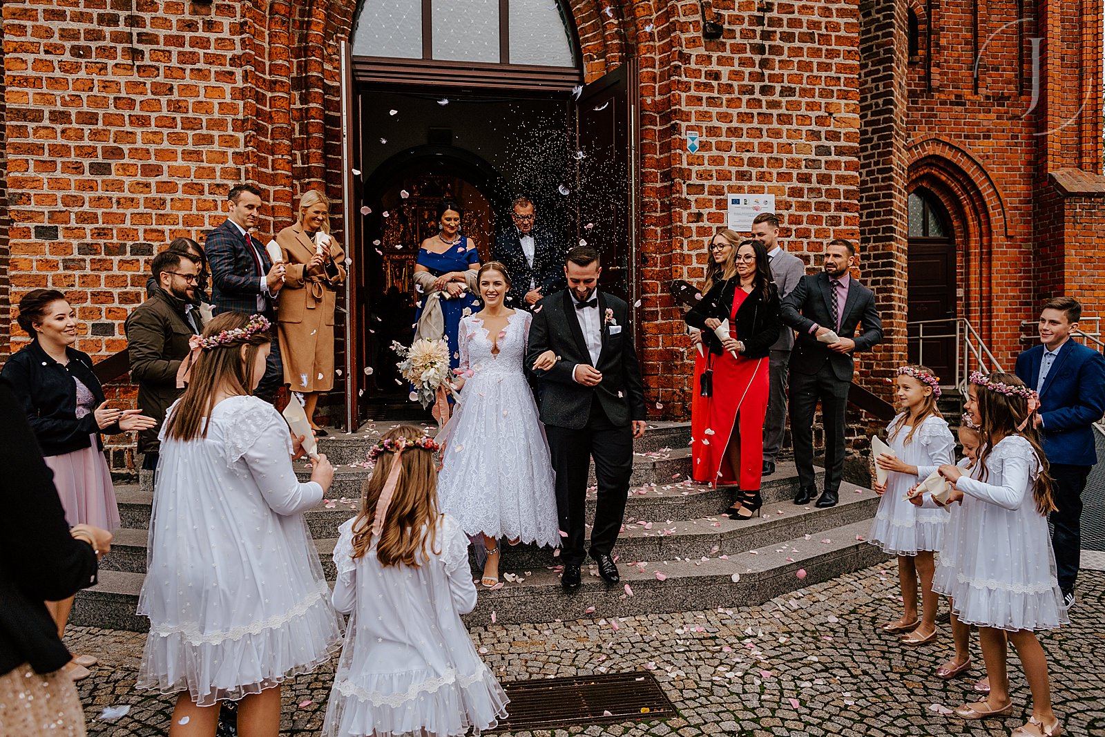 Wyjście Pary Młodej z kościoła.